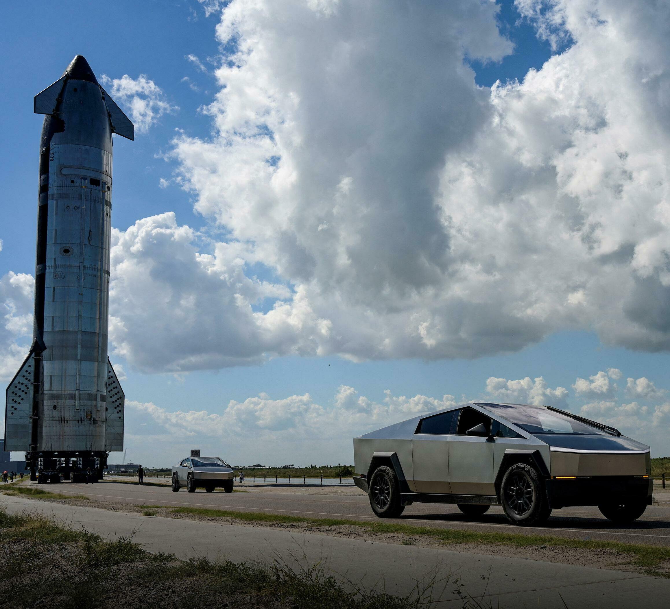 DOES A SPACEX TESLA MERGER MAKE SENSE