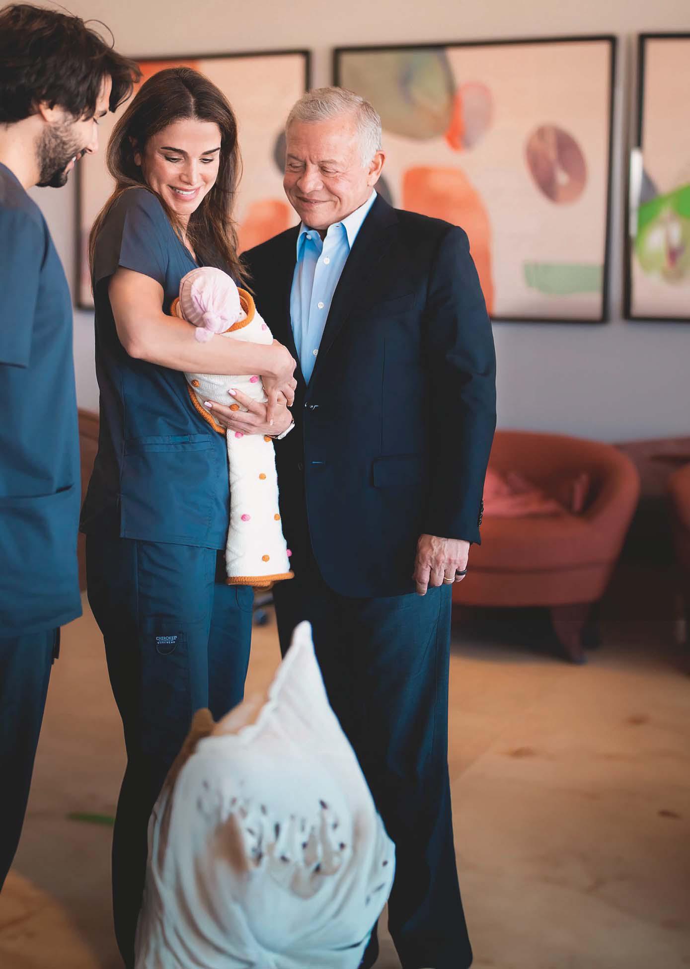 RANIA DE JORDANIA CAMINO DE CUMPLIR SU SUEÑO DE LLENAR PALACIO DE NIETOS