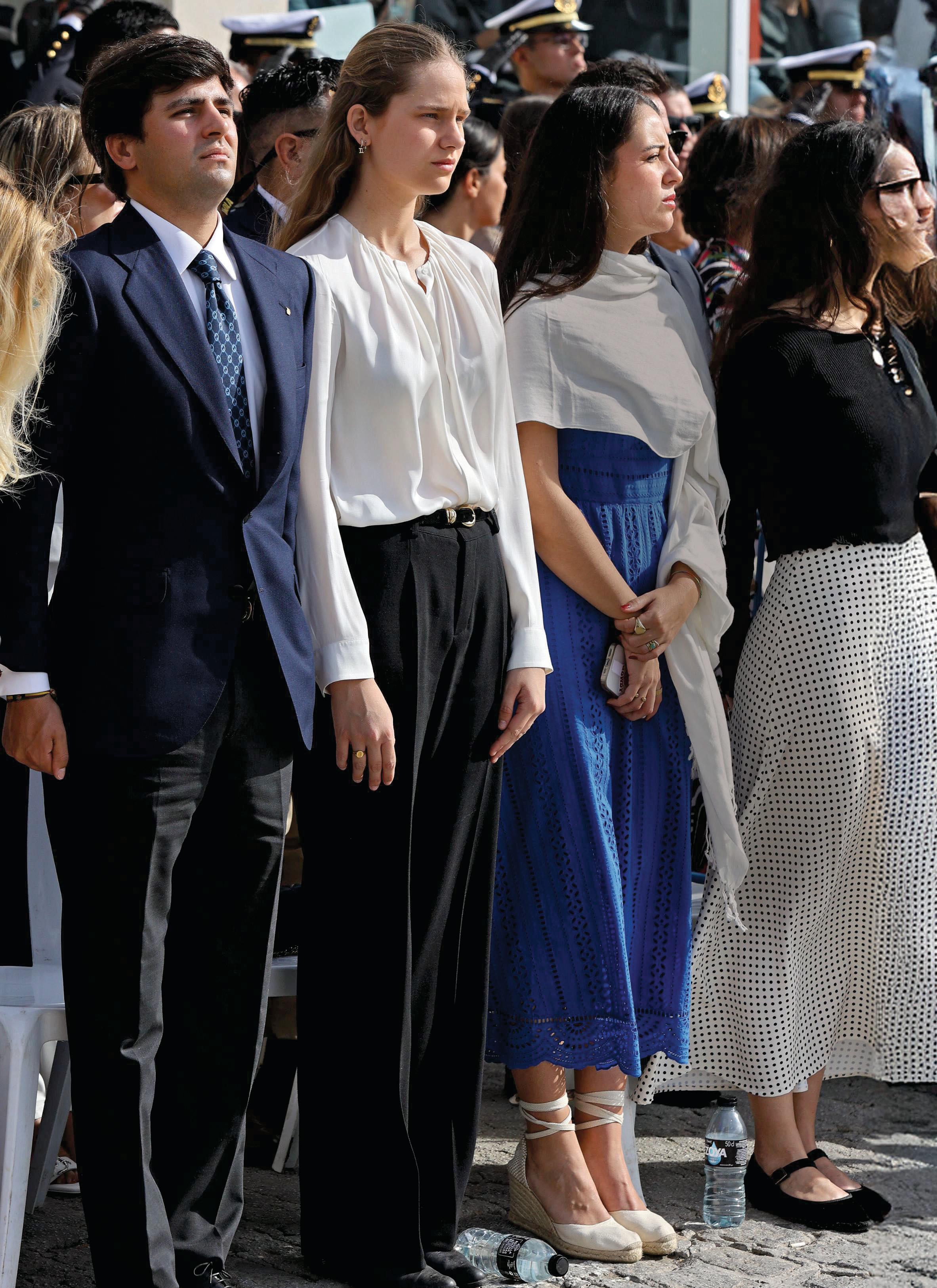 IRENE URDANGARIN Y JUAN URQUIJO HACEN OFICIAL SU NOVIAZGO EN LA SEMANA SANTA DE MALAGA