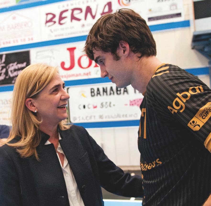 El encuentro se saldó con un 32-37 en favor del equipo de su hijo LA INFANTA CRISTINA FAN NÚMERO 1 DEL CAMPEÓN DE LA FAMILIA