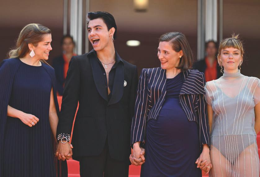 DE ESTER EXPÓSITO A ESTHER CANADAS