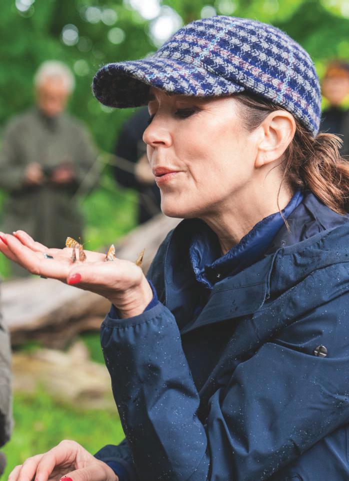 MARY DE DINAMARCA LA REINA DEL BOSQUE QUE SALVA RANAS Y BESA MARIPOSAS
