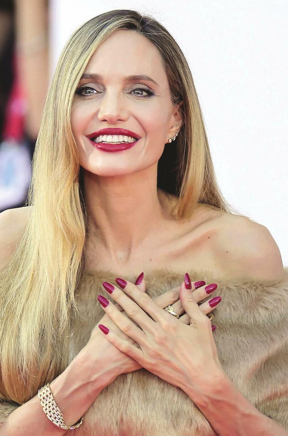 DIEZ CLAVES PARA CONOCER DE CERCA A ANGELINA JOLIE AL CUMPLIR CINCUENTA AÑOS