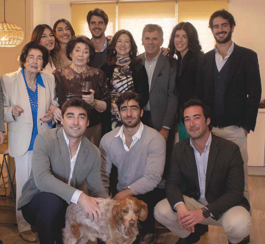 ENTRAMOS EN LA ENTRAÑABLE Y FAMILIAR PEDIDA DE MANO DE CLAUDIA LA HIJA DE RAQUEL REVUELTA