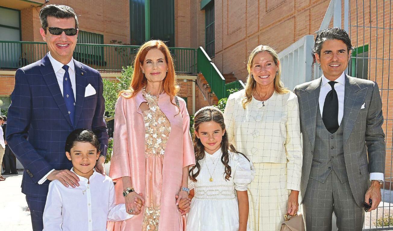 OLIVIA DE BORBON SE EMOCIONA AL RECORDAR A SU PADRE EN LA COMUNIÓN DE SU HIJA, FLAVIA: «TENÍA MUCHAS GANAS DE ESTAR AQUÍ»