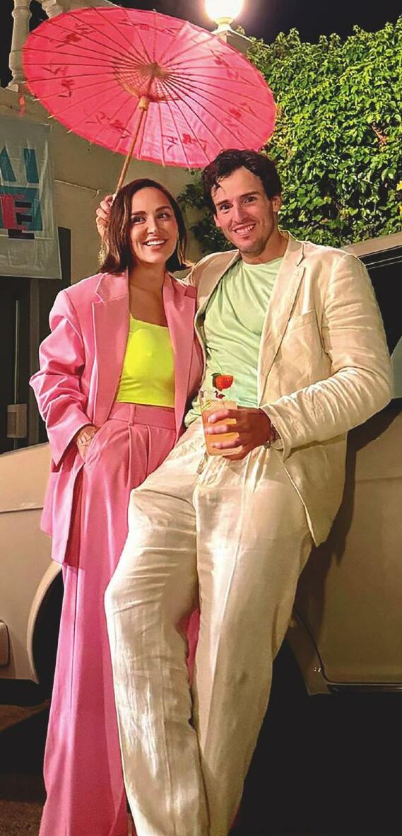 TAMARA FALCÓ CELEBRA EL CUMPLEAÑOS DE SU «DON JOHNSON» PARTICULAR CON UNA FIESTA A LO «MIAMI VICE»