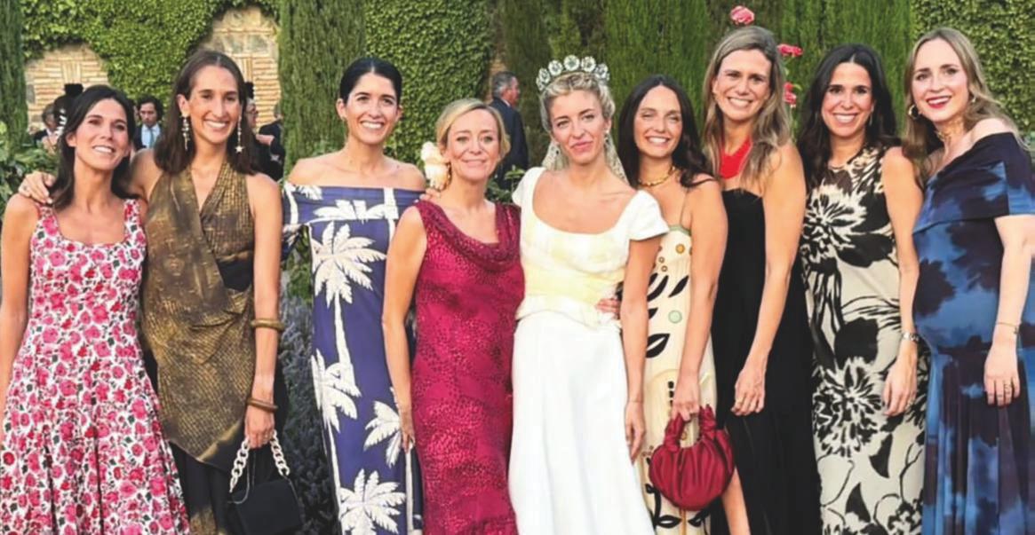 MIGUEL MATOSSIAN Y CASILDA DE NICOLÁS REUNEN EN SU BODA A LA INFANTA ELENA Y JAIME DE MARICHALAR
