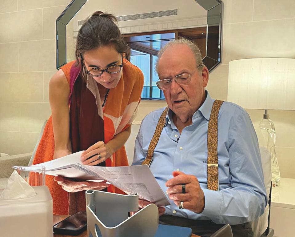 ENTREVISTA Y FOTOGRAFÍAS EXCLUSIVAS CON LAURENCE DEBRAY SOBRE LAS ESPERADAS MEMORIAS DEL REY DON JUAN CARLOS