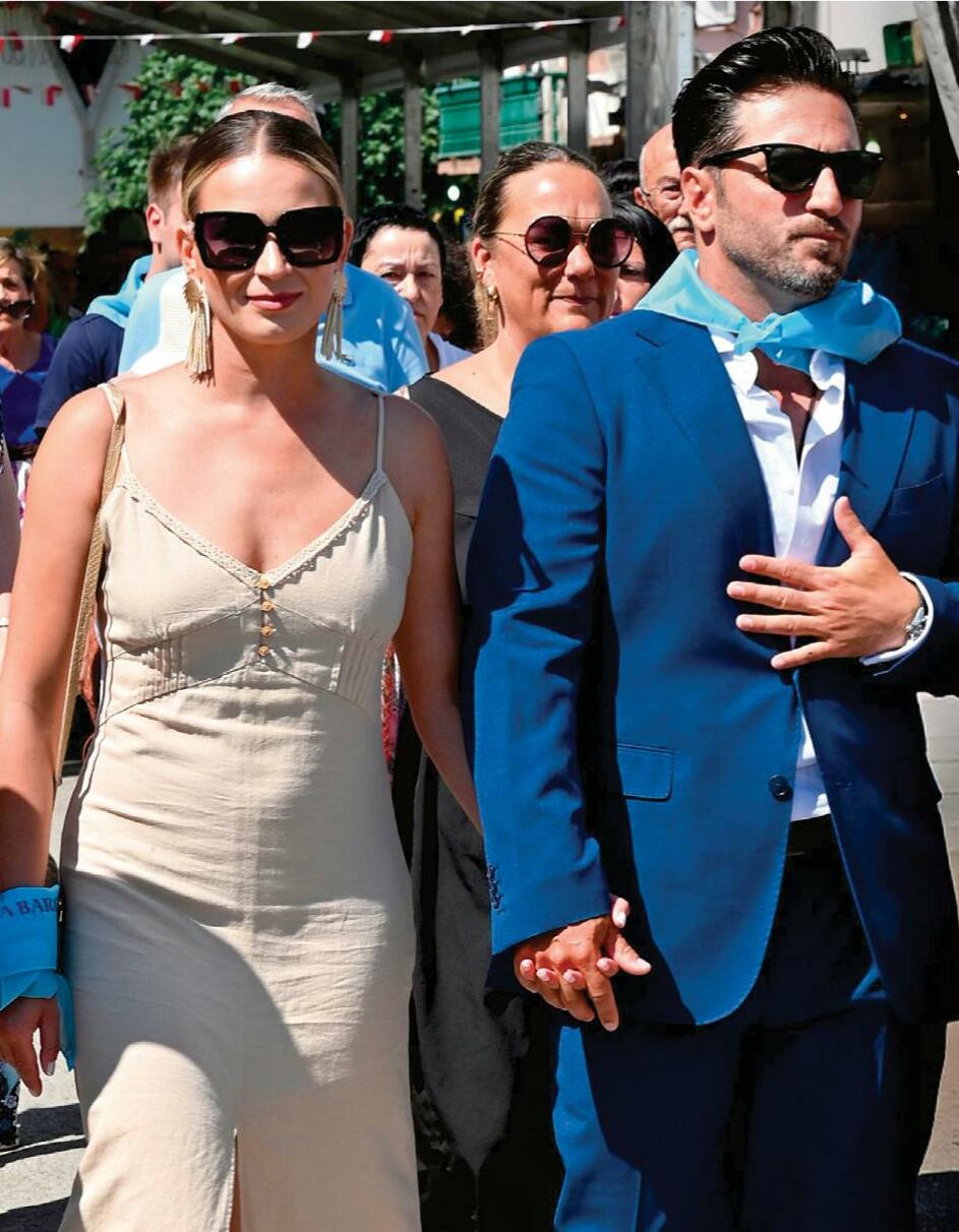 DAVID BUSTAMANTE Y YANA OLINA AMOR, RAICES Y EMOCION, EN LAS FIESTAS DE SAN VICENTE DE LA BARQUERA