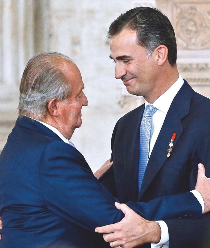 DON JUAN CARLOS CINCO AÑOS FUERA DE ESPAÑA: CRÓNICA DE SU VIDA LEJOS DE CASA POR SU BIÓGRAFA, LAURENCE DEBRAY