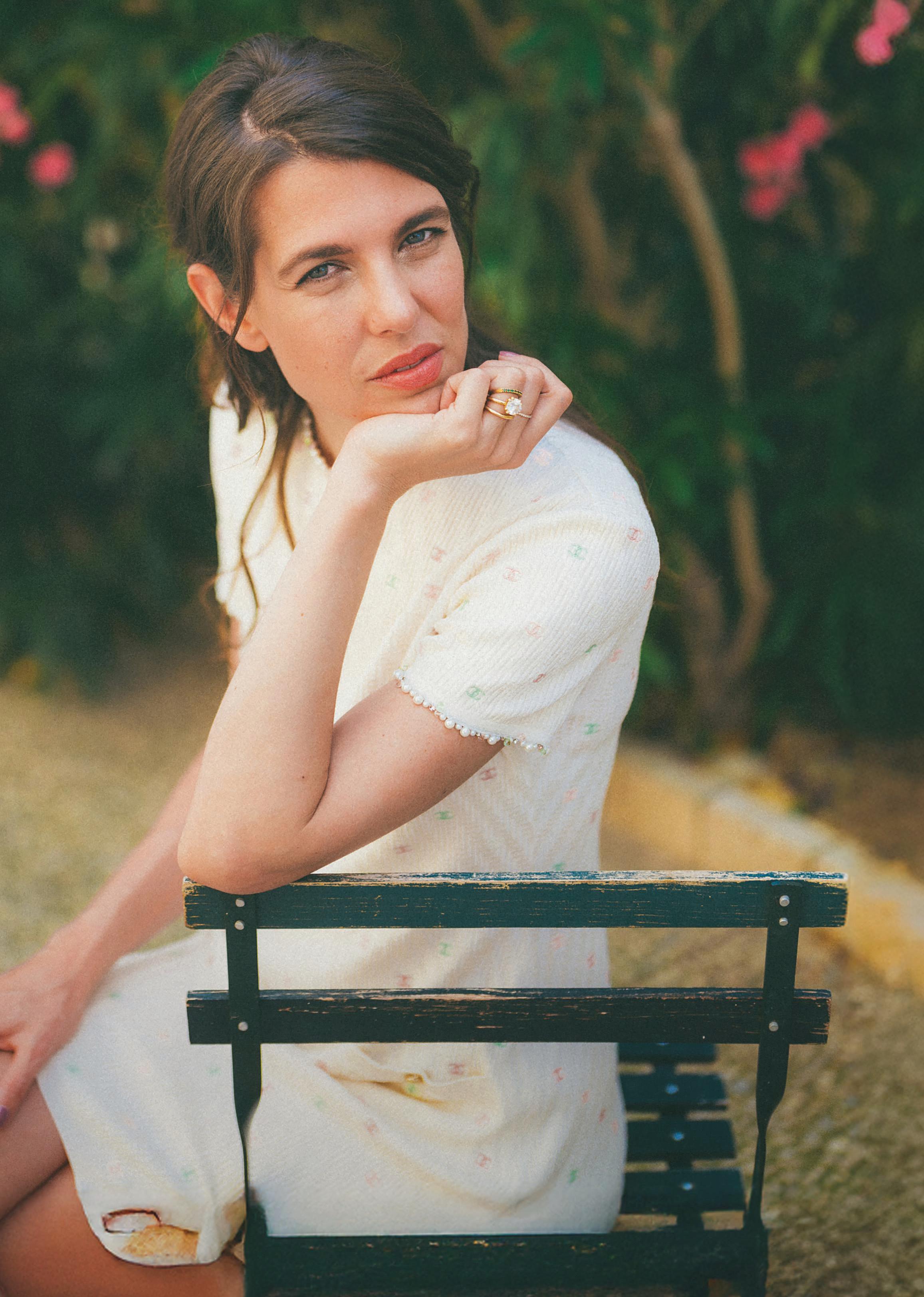 CARLOTA CASIRAGHI LA SOLEDAD QUE LE ACERCA A SU MADRE, LA PRINCESA CAROLINA, EN SU 39 CUMPLEAÑOS
