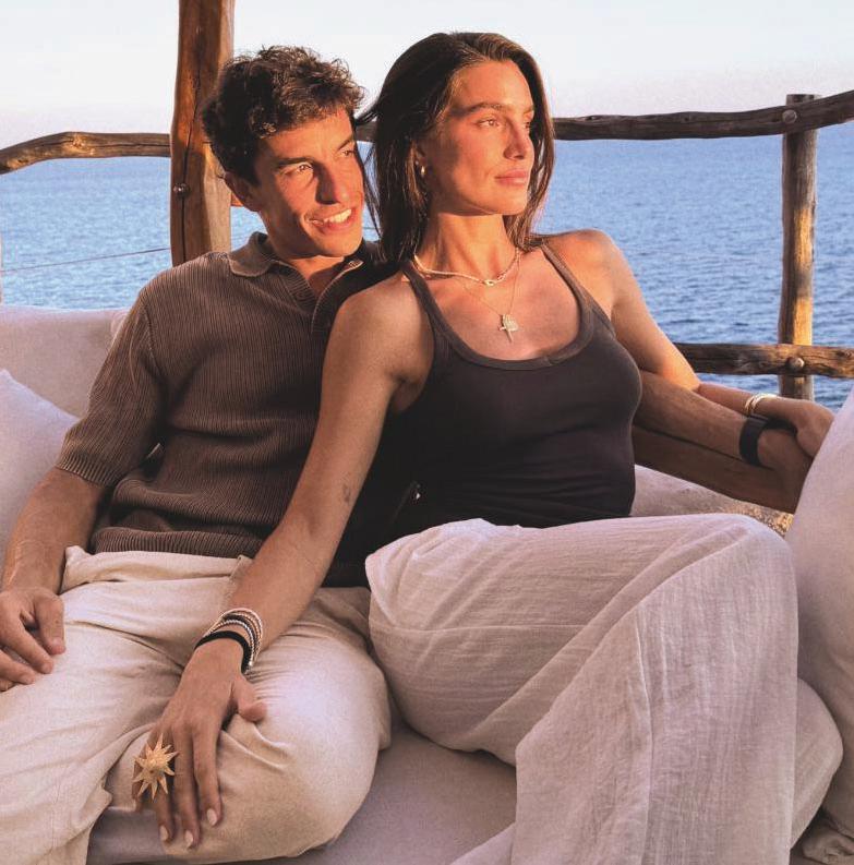 GEMMA PINTO Y MARC MÁRQUEZ UNA IRRESISTIBLE PAREJA BAJO EL SOL EN SU TERCER VERANO DE AMOR