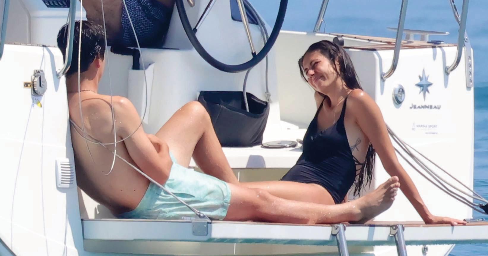 ANA CRISTINA PORTILLO Y EL VERANO DE LA «NUEVA FAMILIA>>:
