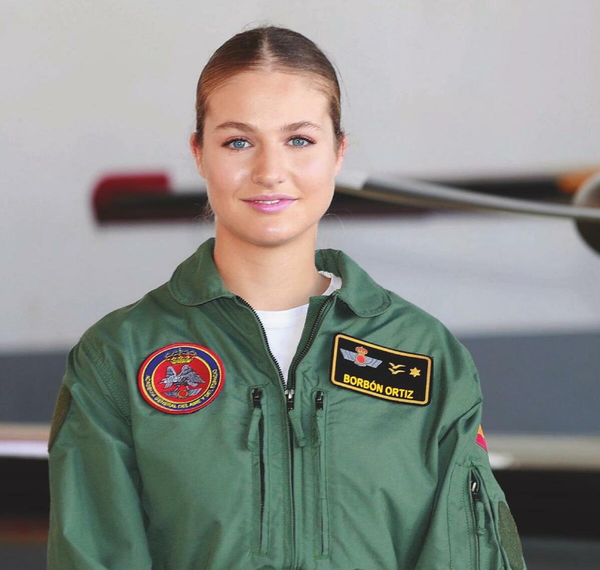 LA PRINCESA LEONOR LEVANTA EL VUELO MUY ILUSIONADA: EL ESPÍRITU AVIADOR DE LA HEREDERA AL TRONO