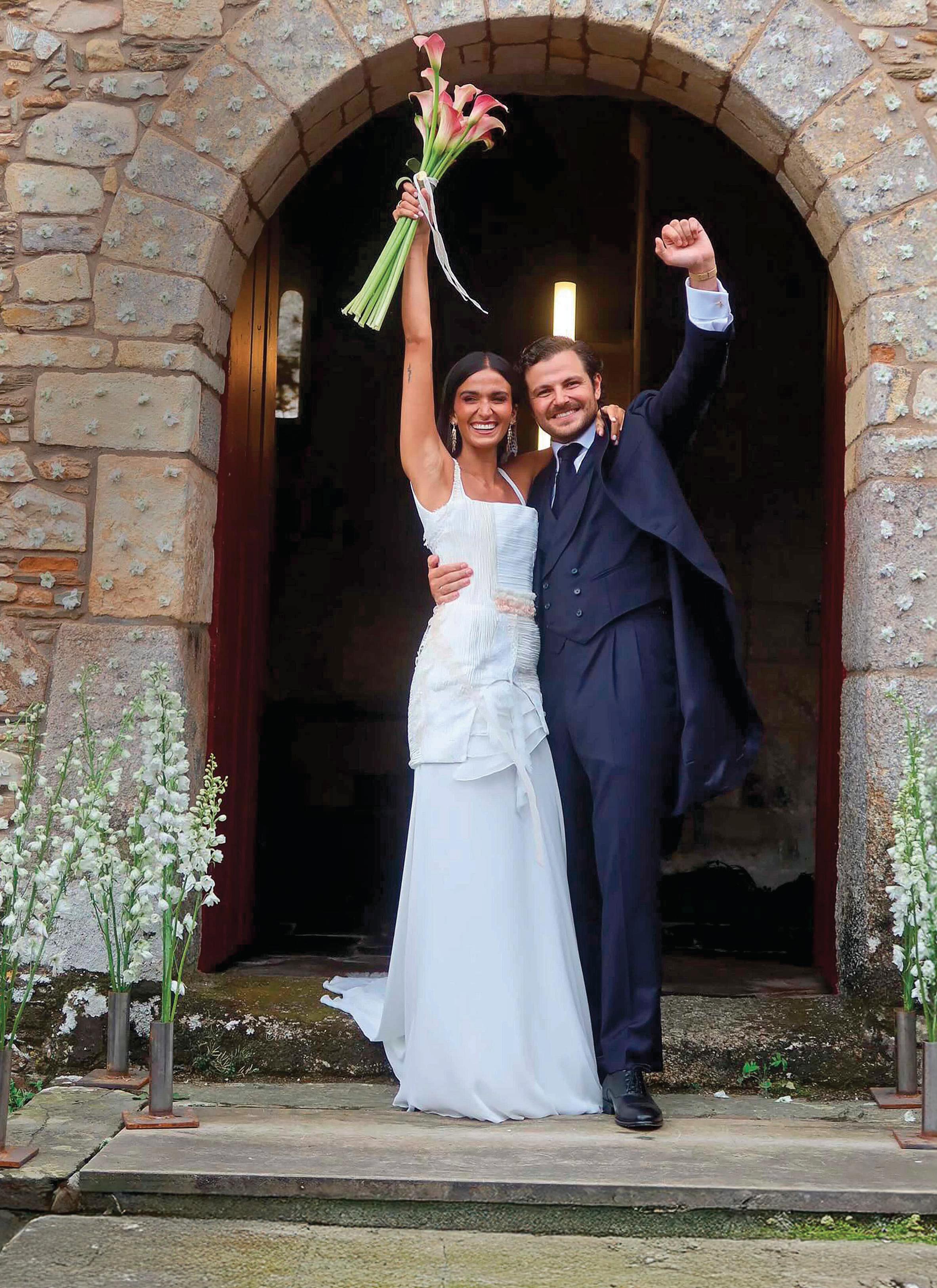 LA «INFLUENCER» ALEJANDRA NAVARRO NOS INVITA A SU ROMÁNTICA BODA EN GALICIA CON CARLOS FUENTE