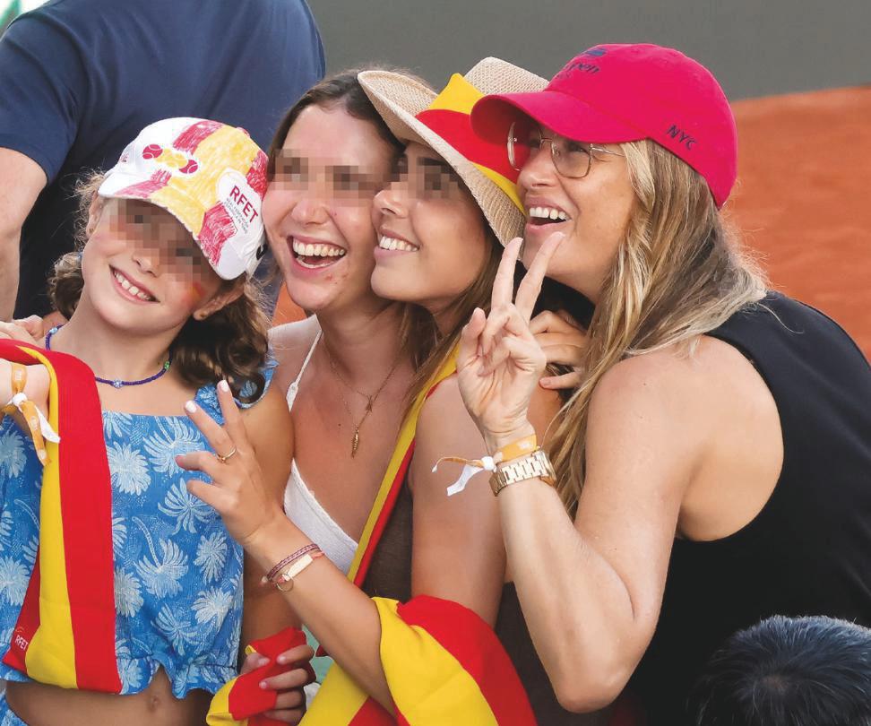 MARTINA KLEIN JUNTO A ÁLEX CORRETJA Y FELICIANO LÓPEZ CON SU HIJO, TENIS, AMOR Y FAMILIA EN MARBELLA