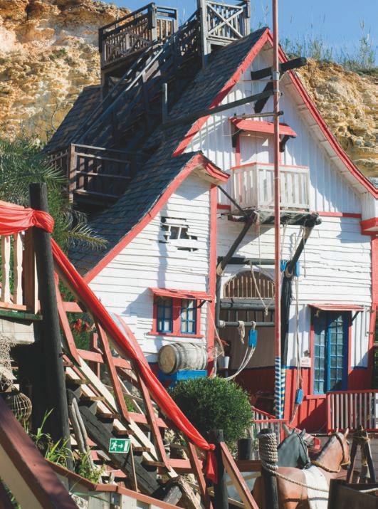 VILLA POPEYE: EL ESCENARIO DE PELÍCULA QUE SE CONVIRTIÓ EN UN PUEBLO DE ENSUEÑO