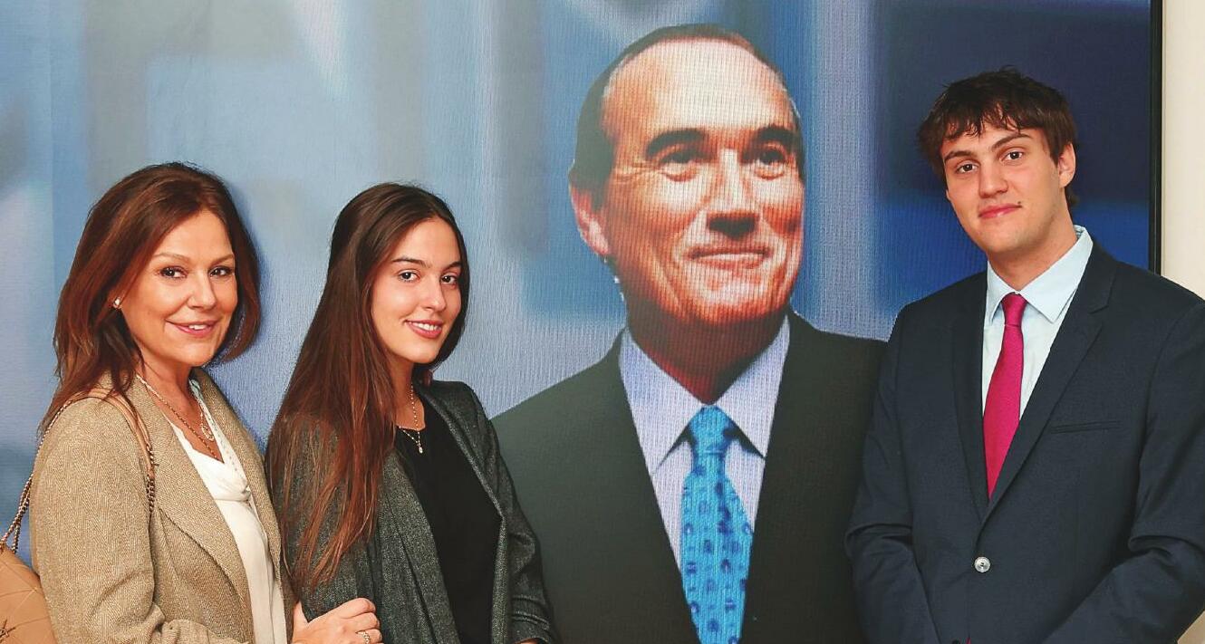 NURIA GONZÁLEZ Y SUS HIJOS