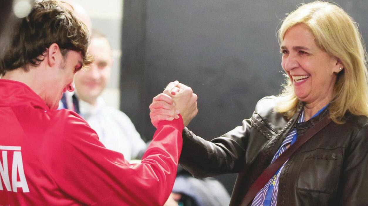 LA EMOCION DE LA INFANTA CRISTINA EN EL DEBUT DE SU HIJO PABLO CON LA SELECCIÓN DE BALONMANO