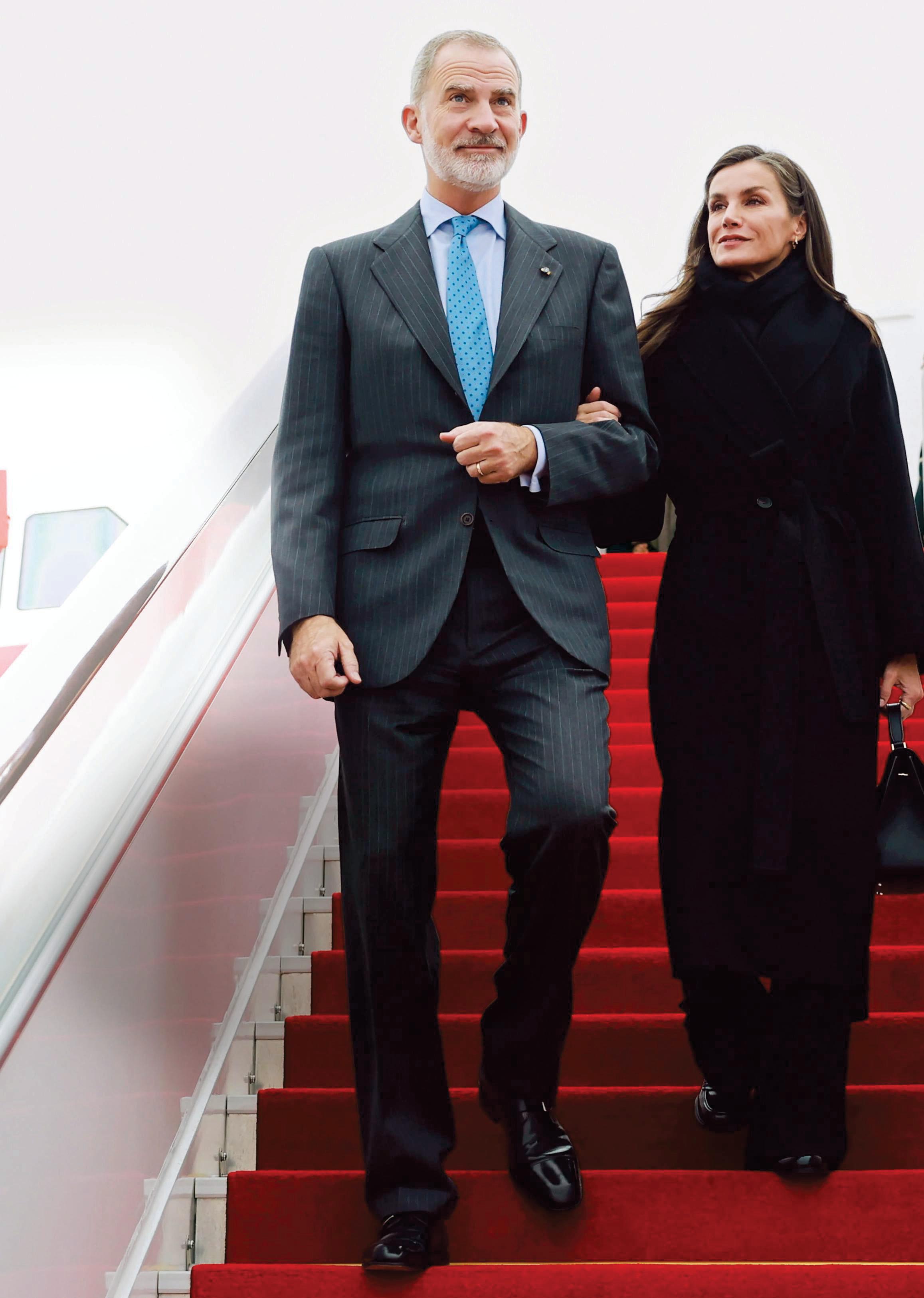 FELIPE VI Y DOÑA LETIZIA EN CHINA: POESÍA, ZARZUELA Y AGENDAS EN SOLITARIO EN UNA VISITA PARA LA HISTORIA