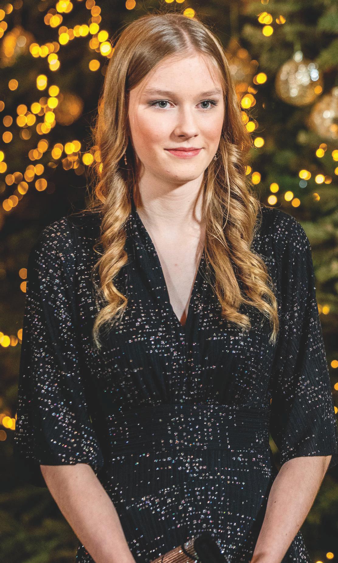 ELISABETH Y ELEONORE DE BÉLGICA ESTRELLAS DE LA NAVIDAD EN PALACIO
