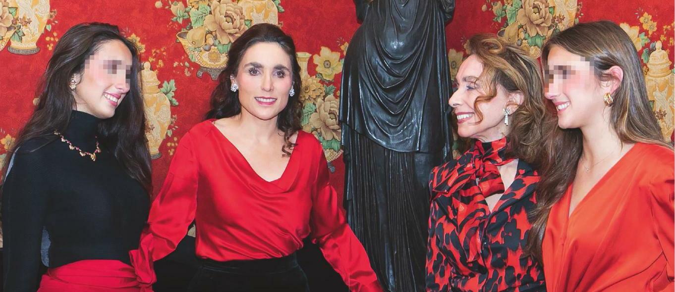 PALOMA SEGRELLES TRES GENERACIONES UNIDAS EN EL MOMENTO MÁS MÁGICO DEL AÑO