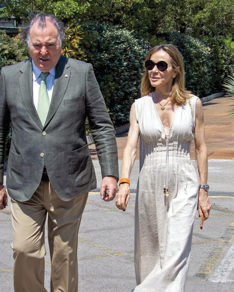 ANA OBREGÓN Y PALOMA LAGO LAS INVITADAS ESTRELLA EN EL BAUTIZO DE JAVI, EL HIJO DE JAVIER GARCÍA-OBREGÓN Y EUGENIA GIL