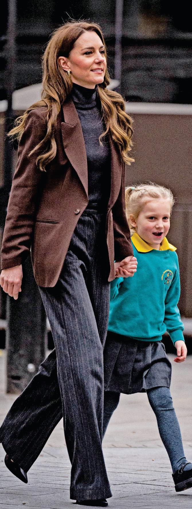 A RIGHT ROYAL SCHOOL TRIP
