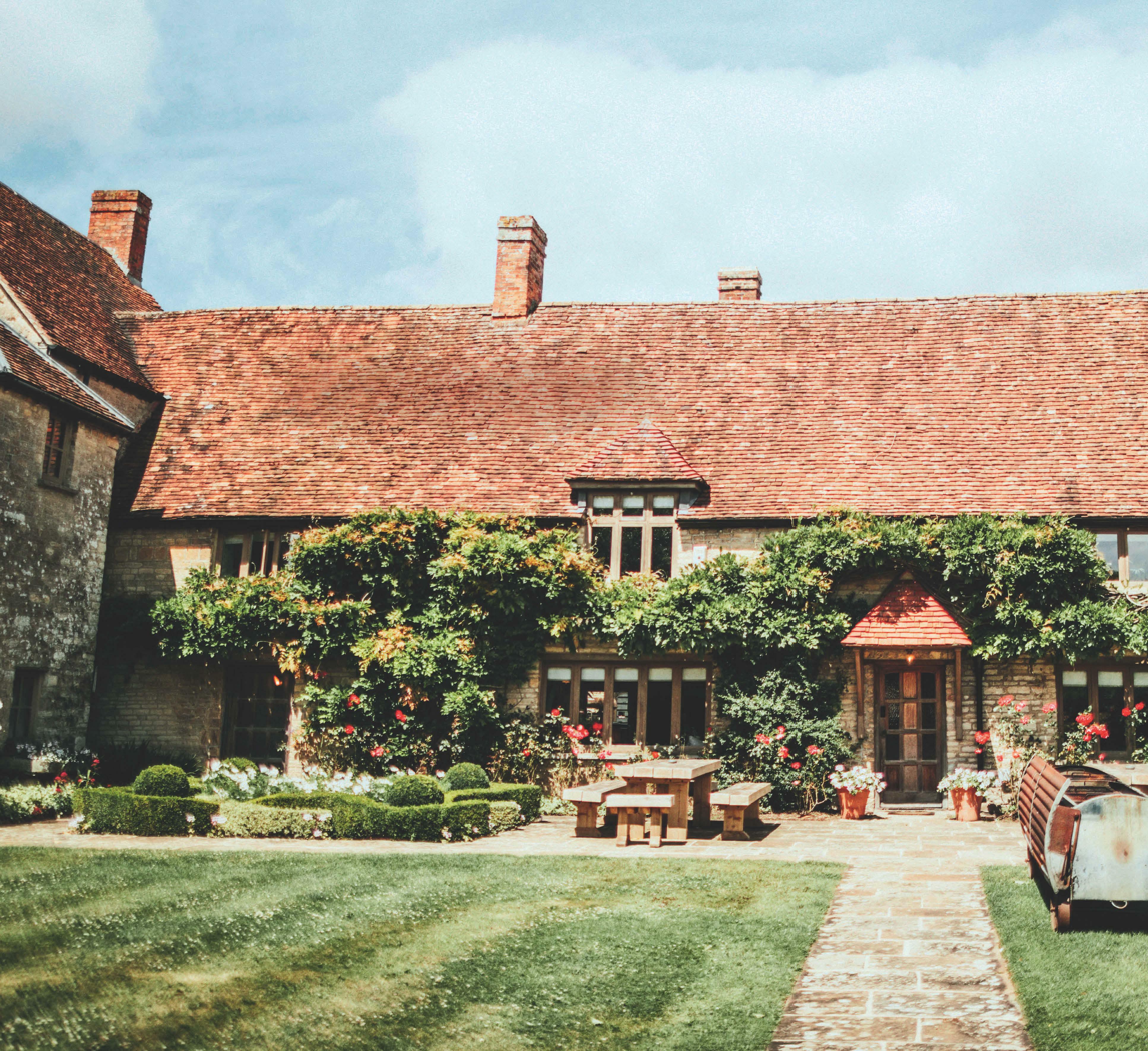 HOW TO GET HITCHED WITHOUT A HITCH