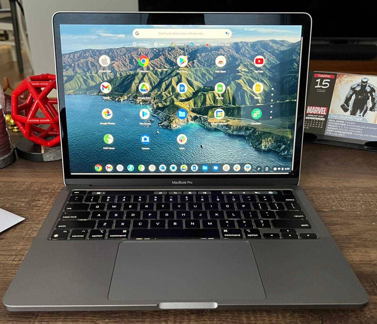 How Chrome OS Flex can turn an old MacBook into an iCloud laptop