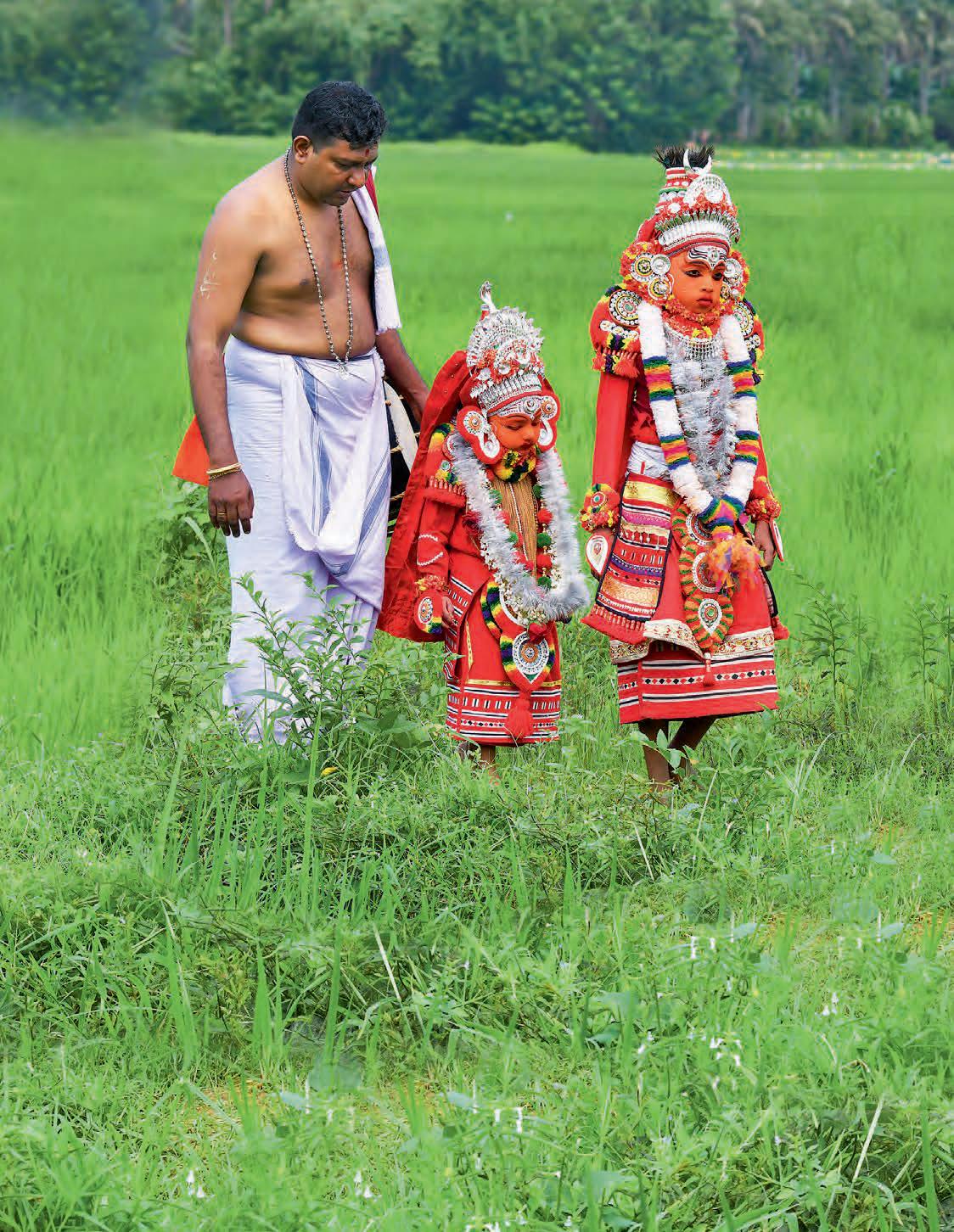 നാടു കാണാൻ വരണൊണ്ടേ ആടിവേടൻ