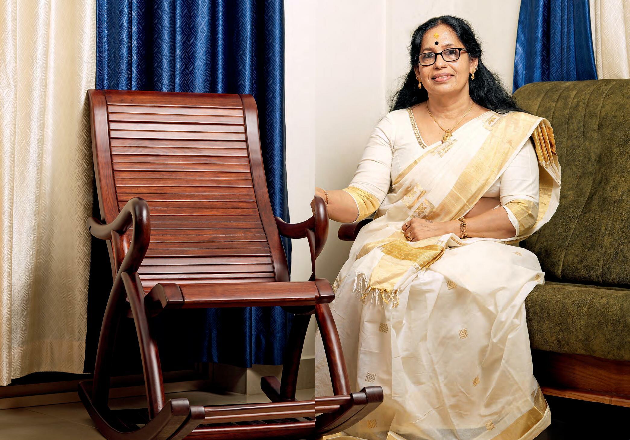 പിന്നെയും പിന്നെയും ആരോ കിനാവിന്റെ