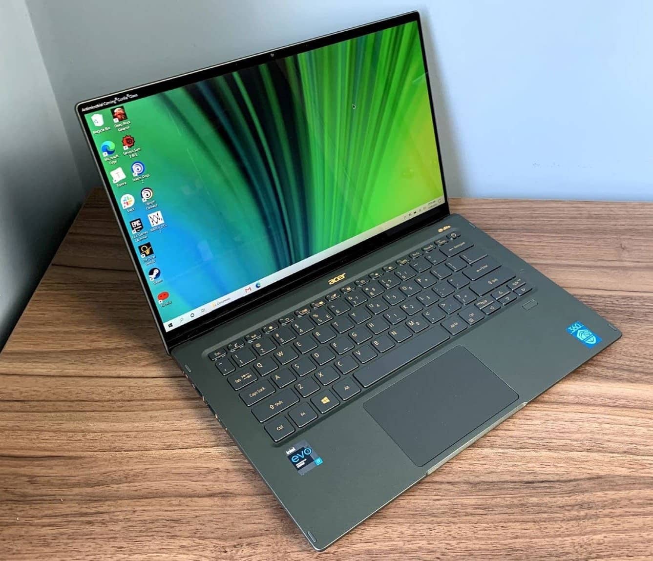 Acer Swift 5 (2020) : This MacBook Air alternative plays Fortnite