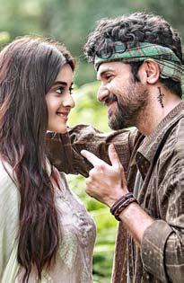 আমার ভালবাসার মানুষকে কেউ আঘাত করলে, চুপ করে থাকতে পারব না : দর্শনা বণিক