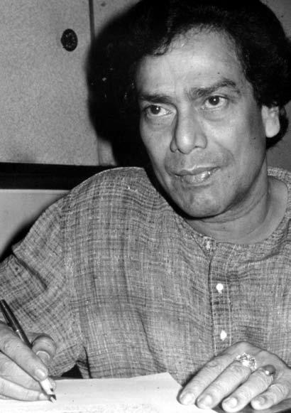 যে-হাতের খোঁজ মেলেনি