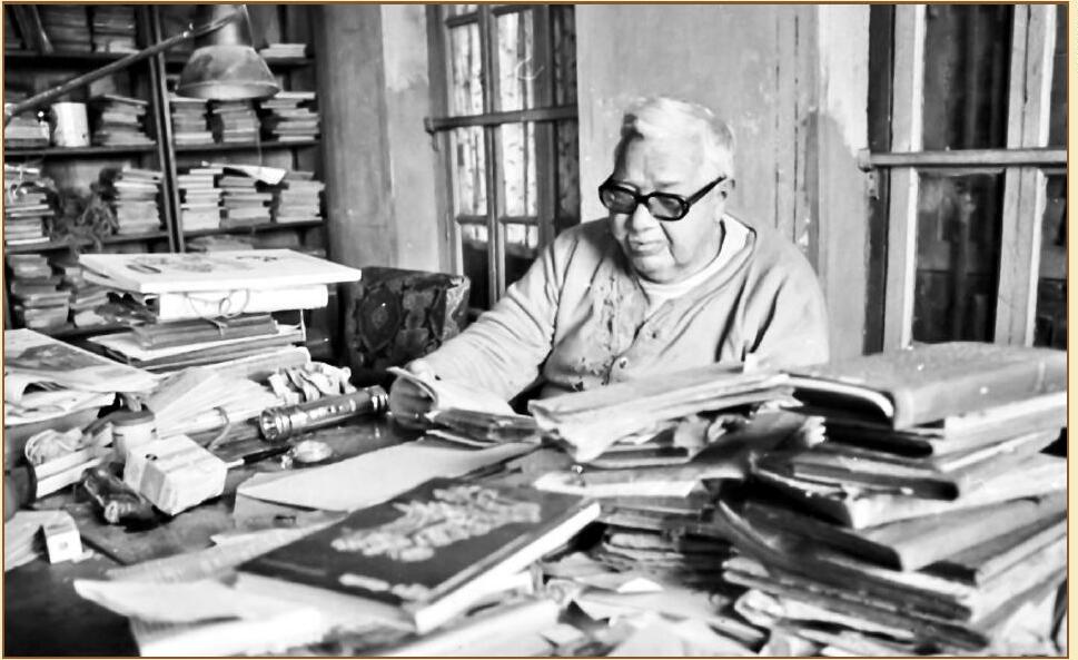 শব্দ ও ভাষার ইতিহাসবিদ