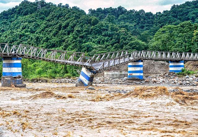 বিপর্যস্ত উত্তরবঙ্গ
