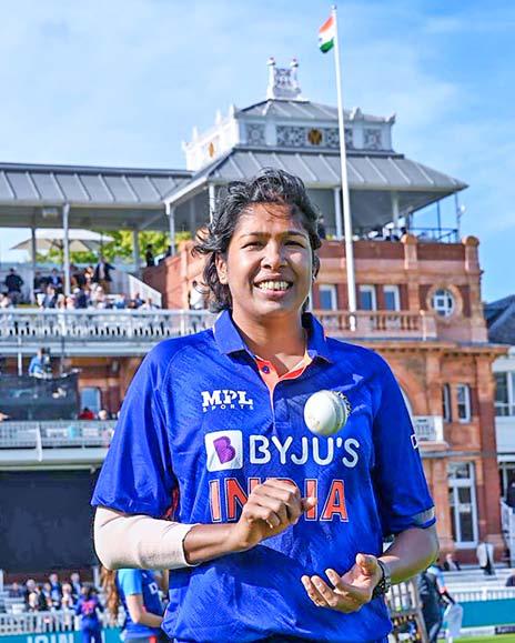 ক্রিকেট আর ছেলেদের খেলা নয়, শুধুই খেলা
