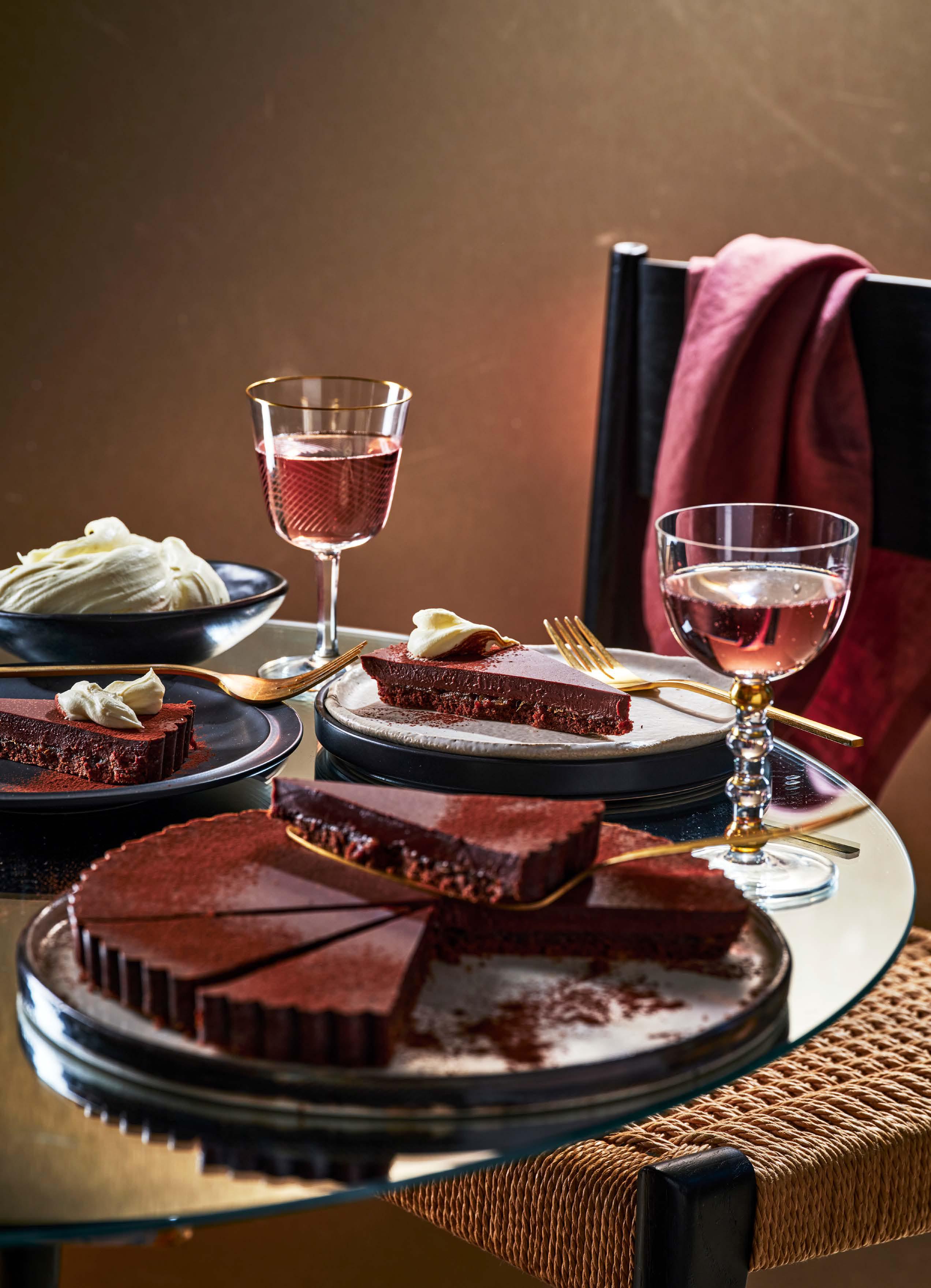 Bitter chocolate tart with Pedro Ximénez dates