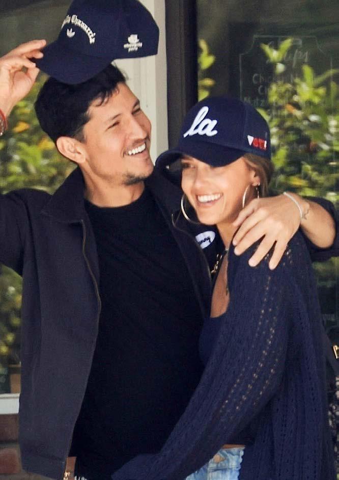 JESS ALBA SMITTEN WITH HER ΤΟΥΒΟΥ!