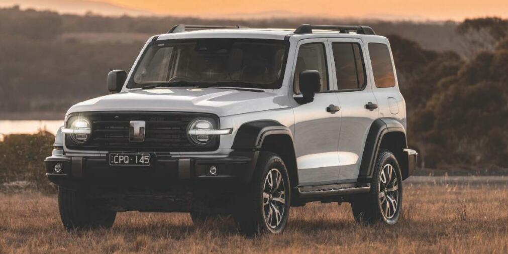 GWM TANK 300 MUSCLES UP: LUX PETROL AND HYBRID AXED