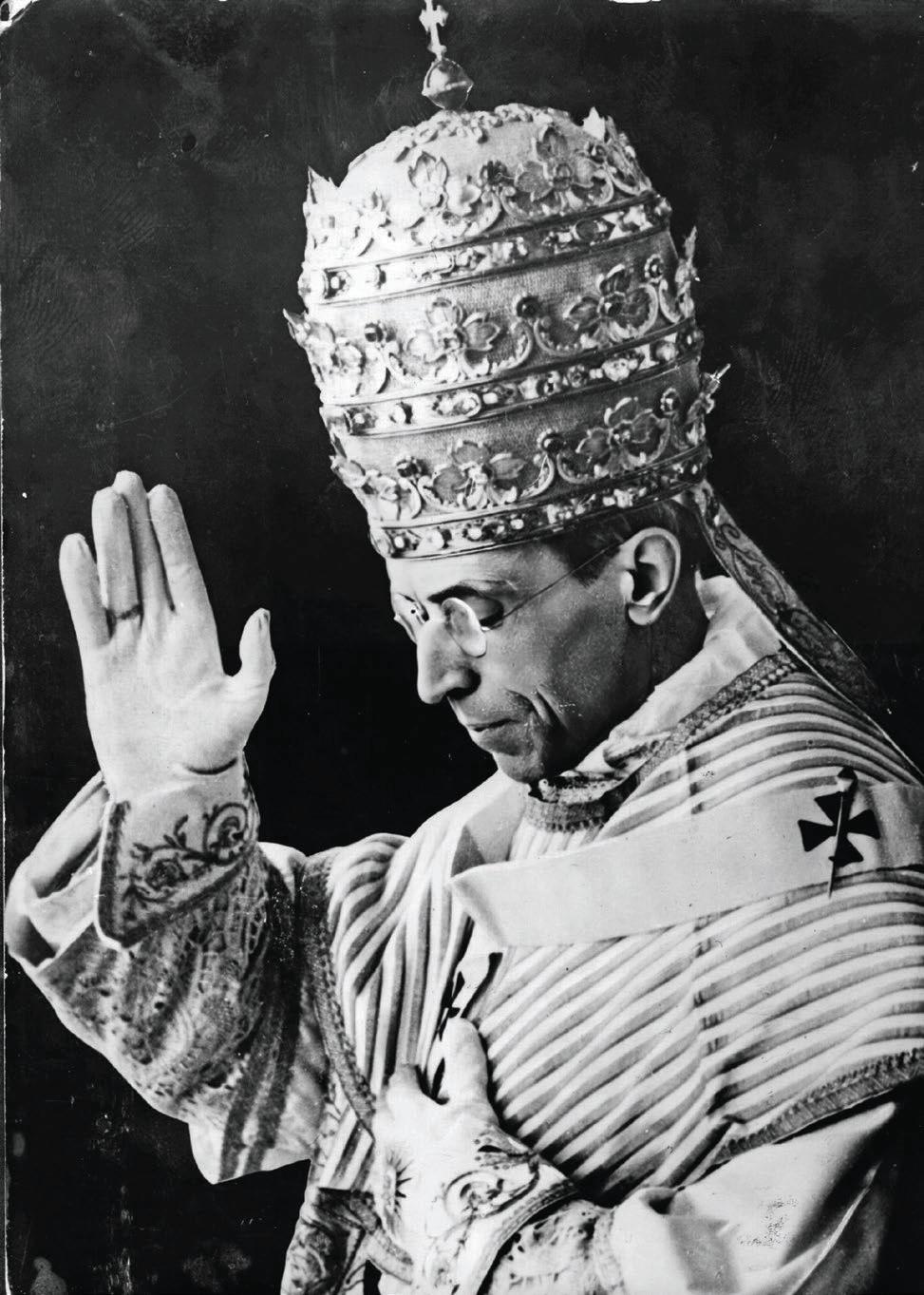 D UNA FIGURA CONTROVERTIDA - PIO XII