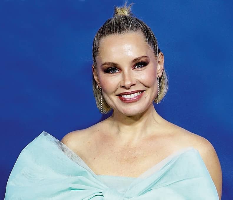 SORAYA ARNELAS