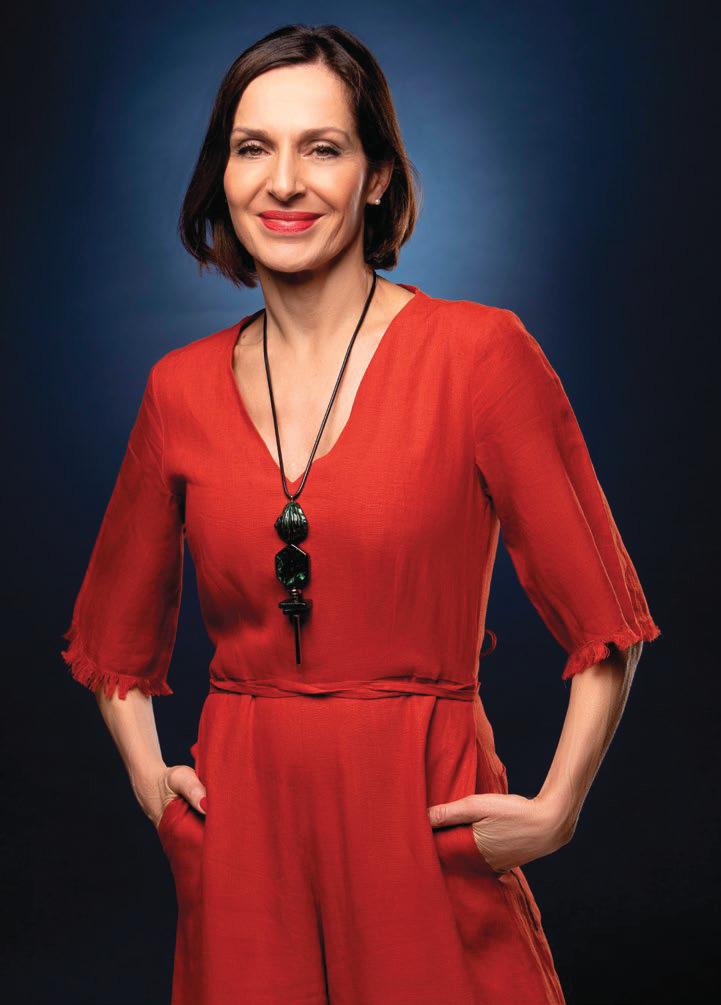 NATALIA MILLÁN "EL ESCENARIO ES MI CASA, UN LUGAR DE LIBERTAD Y CREATIVIDAD"