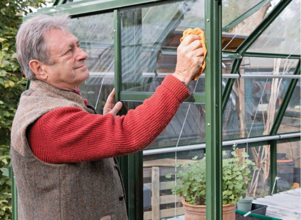 GREEN HOUSE GROWING