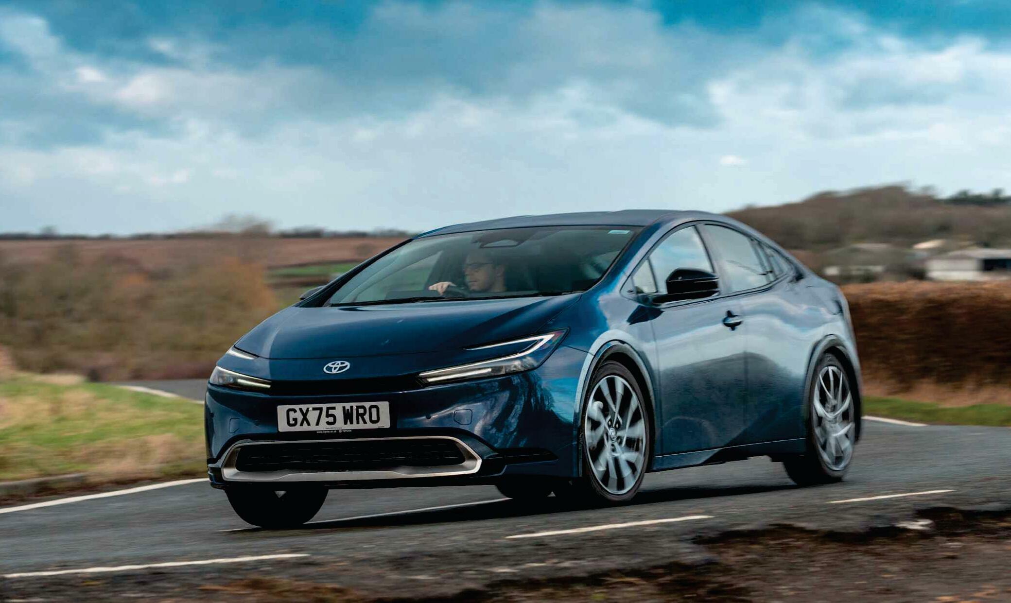 TOYOTA PRIUS