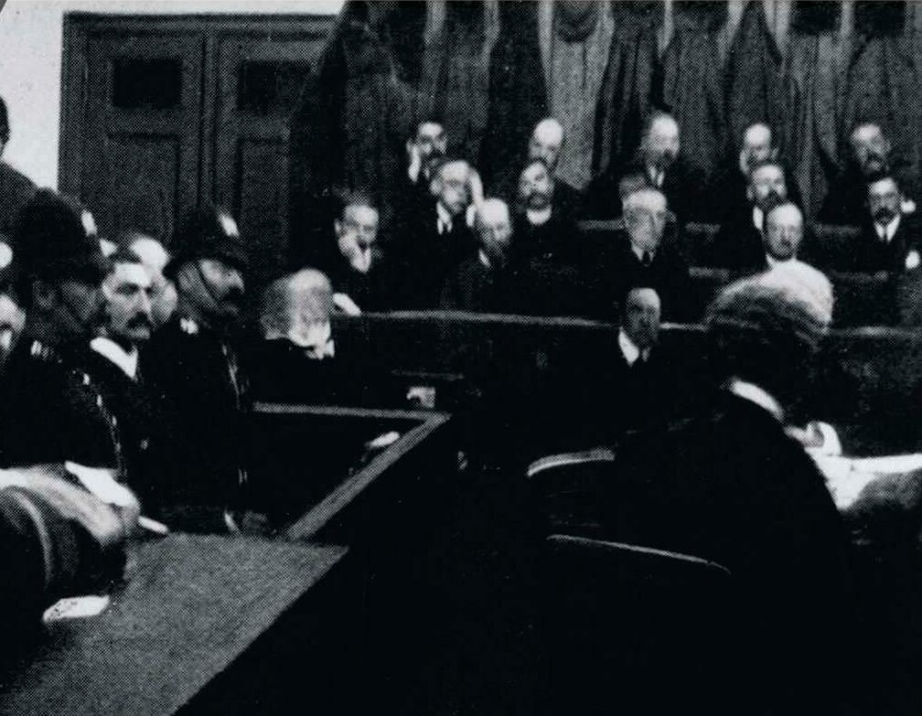 Is it true that Arthur Conan Doyle helped to solve real-life crime cases?