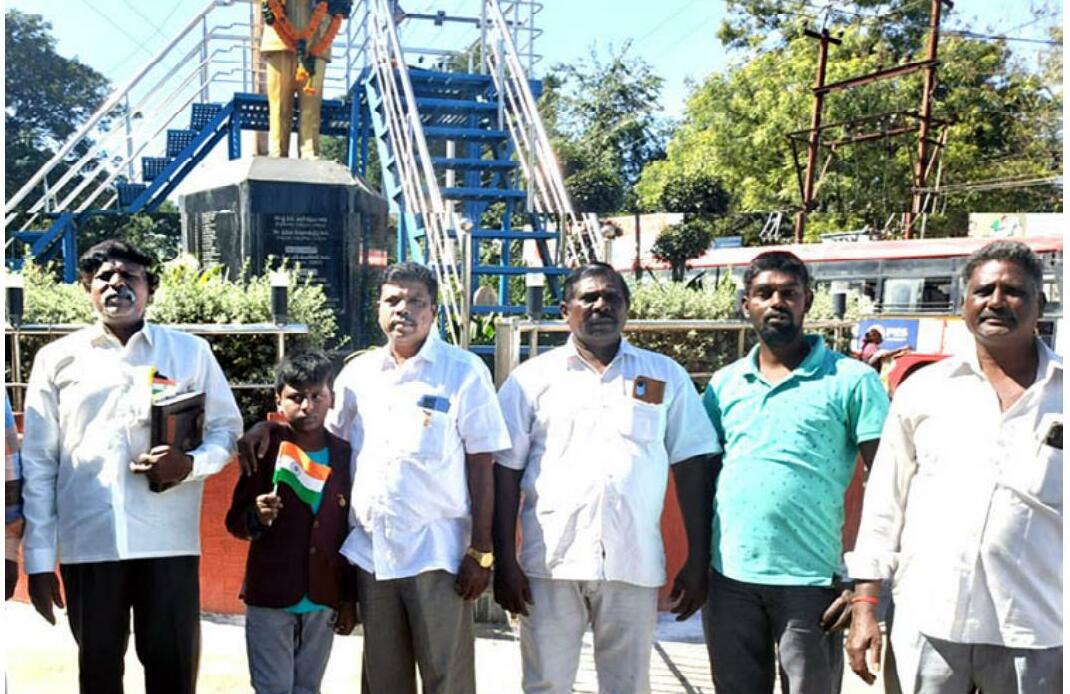 రాజ్యాంగ నిర్మాతకు దళిత సంఘం నాయకులు నివాళి