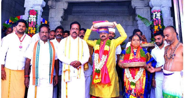 టీటీడీ పట్టు వస్త్రాల సమర్పణ.