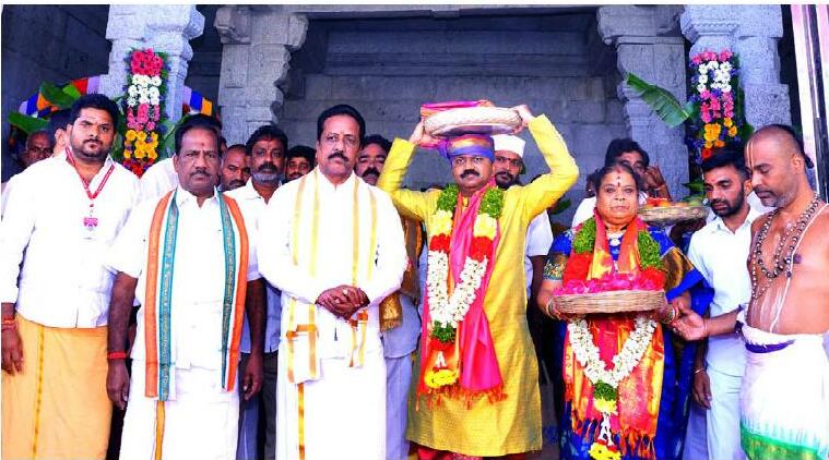 టీటీడీ పట్టు వస్త్రాల సమర్పణ.